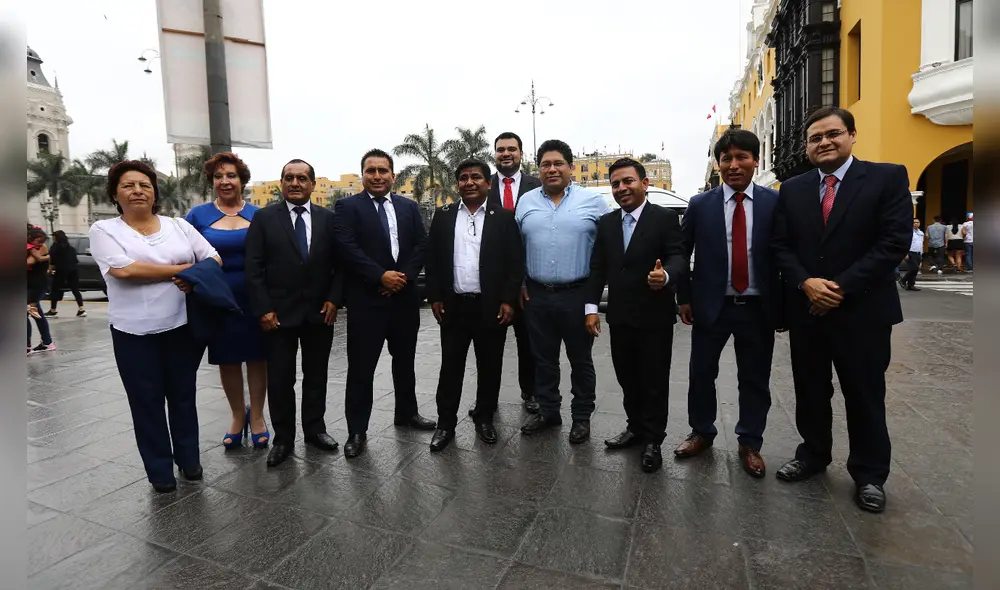 Bancada de Somos Perú. Rennán Espinoza, su vocero, consideró que no sería necesario que el Pleno se prolongue tanto para evaluar la confianza del gabinete Martos. Foto: La República.