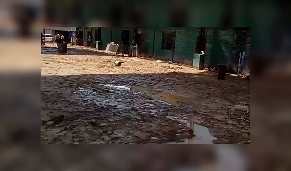 Escuela de la PNP de Moquegua queda inundada. Créditos: Captura RTV. Escuela de la PNP de Moquegua queda inundada. Créditos: Captura RTV.