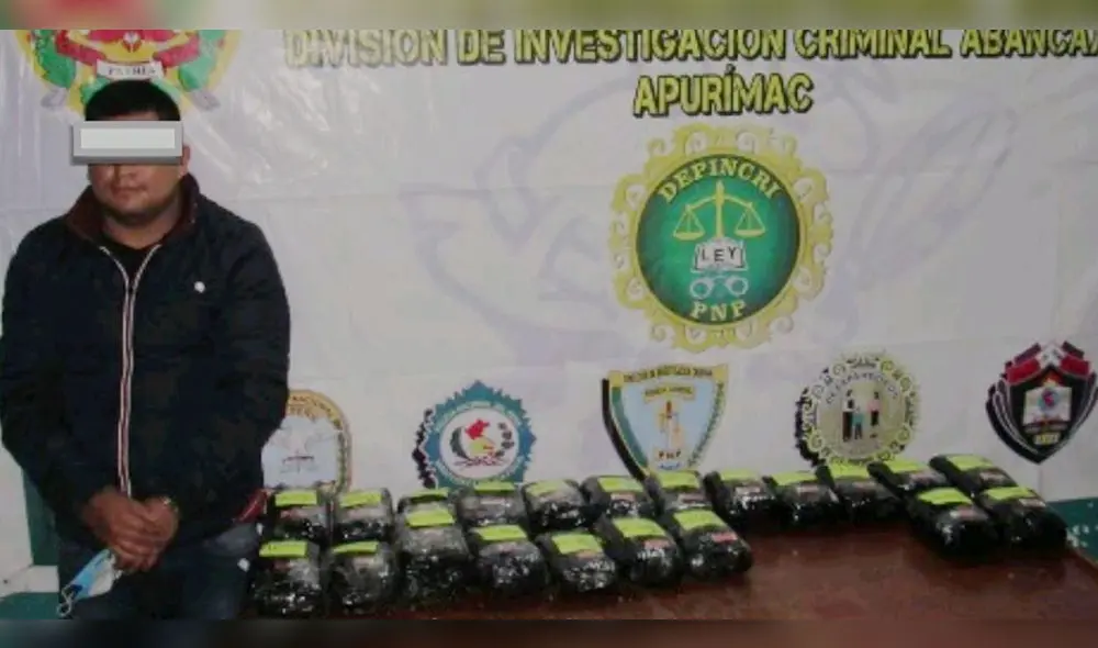 Chofer quedó detenido por transportar marihuana, en su vehículo de Apurímac hacia Cusco. Chofer quedó detenido por transportar marihuana, en su vehículo de Apurímac hacia Cusco.