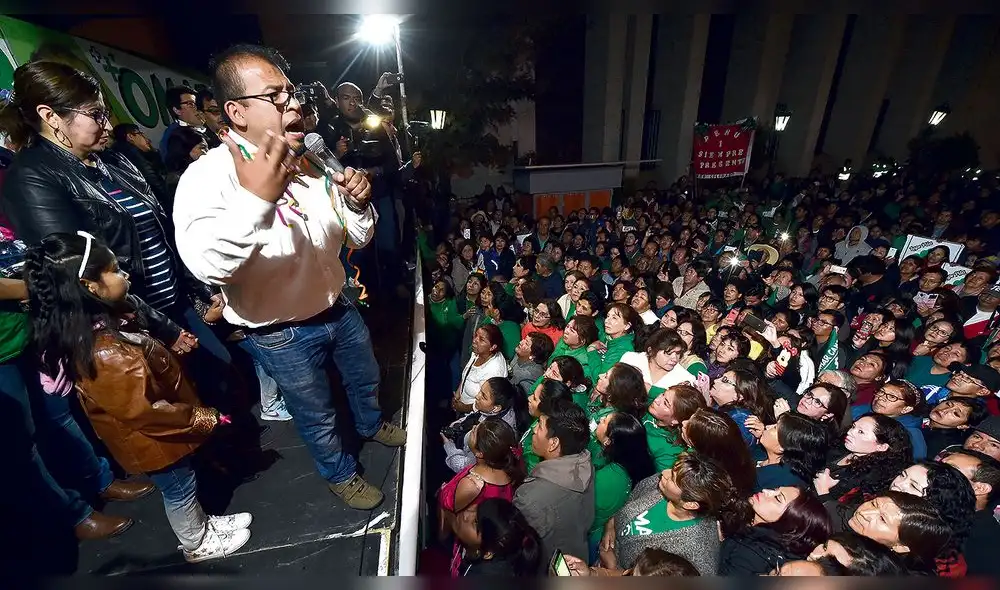 Candia anuncia una gestión abierta y trabajo con colegios profesionales en Arequipa Candia anuncia una gestión abierta y trabajo con colegios profesionales en Arequipa