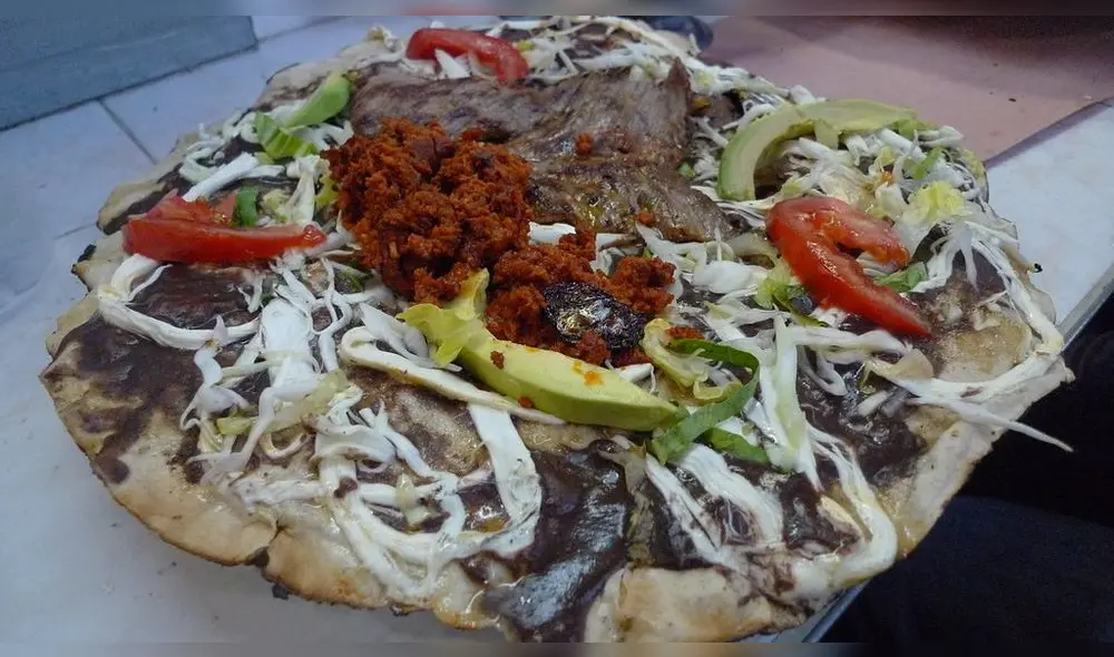 La tlayuda es un plato típico del estado mexicano de Oaxaca. (Foto: Difusión)