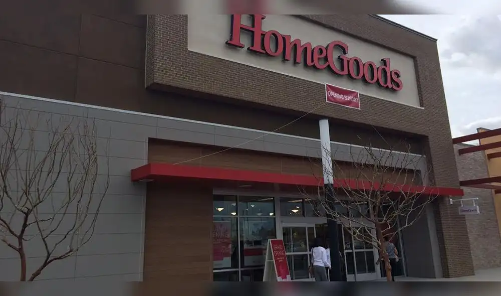 EEUU: Sujeto escupe en la cara y humilla a mujer latina: “Regrésate a tu país, maldita” EEUU: Sujeto escupe en la cara y humilla a mujer latina: “Regrésate a tu país, maldita”