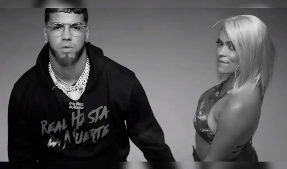 Anuel AA es duramente criticado por presumir lujosos objetos