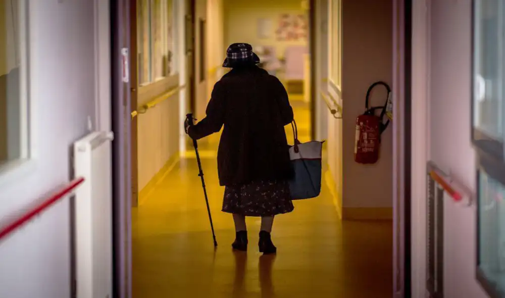 La población de adultos mayores es una de las más afectadas en esta pandemia respecto a la salud mental. Foto: AFP La población de adultos mayores es una de las más afectadas en esta pandemia respecto a la salud mental. Foto: AFP