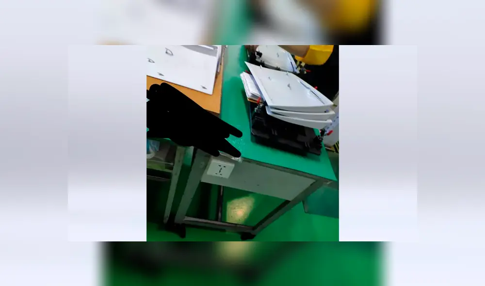 No sería necesario utilizar herramientas para retirar la carcasa de PS5. Foto: A9VG. No sería necesario utilizar herramientas para retirar la carcasa de PS5. Foto: A9VG.