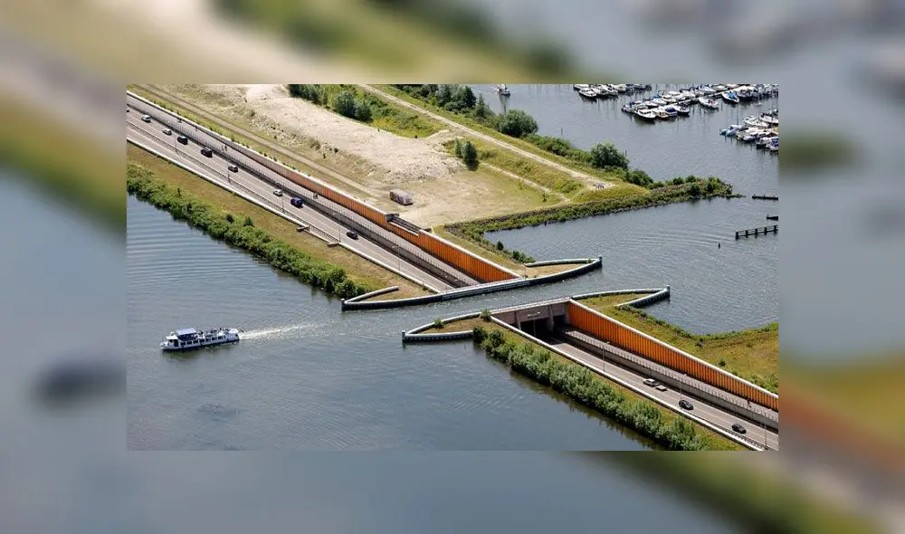 Acueducto en Holanda fue construido en 2002. Foto: Marcianos. Acueducto en Holanda fue construido en 2002. Foto: Marcianos.