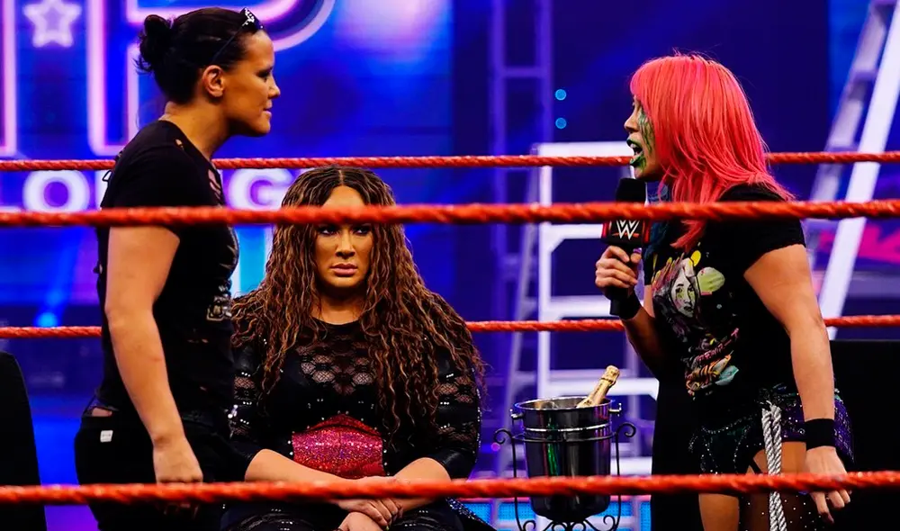 Asuka, Shayna Baszler y Nia Jax se vieron las caeras HOY en Monday Night Raw. Foto: WWE