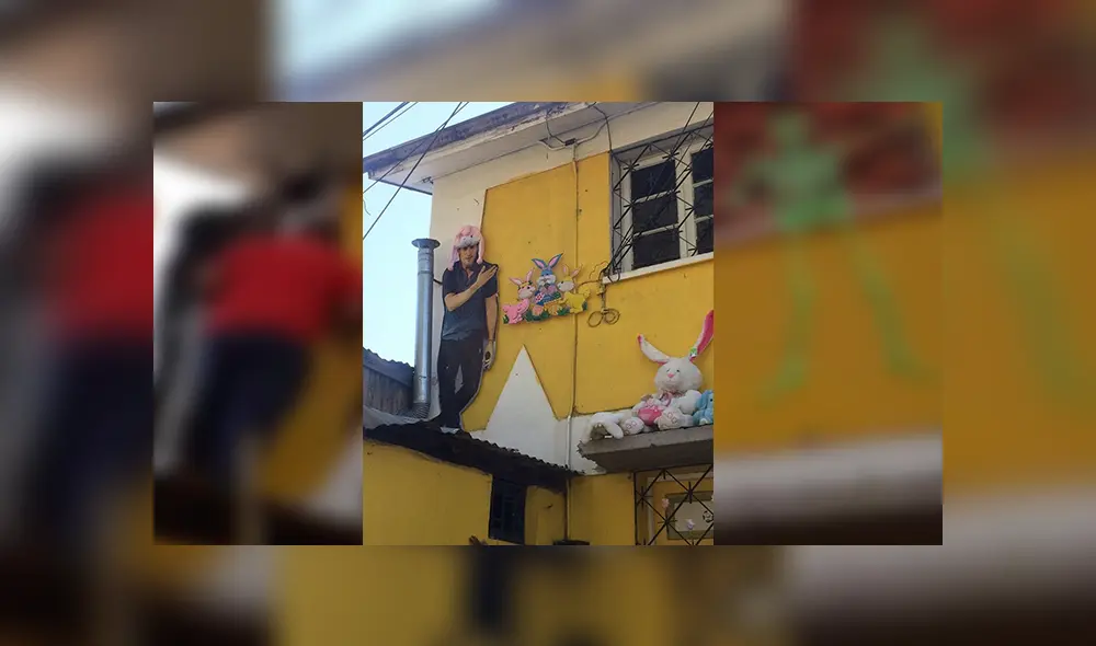 En Instagram, una fanática del cantante Chayanne colgó un poster tamaño real en el exterior de su vivienda.