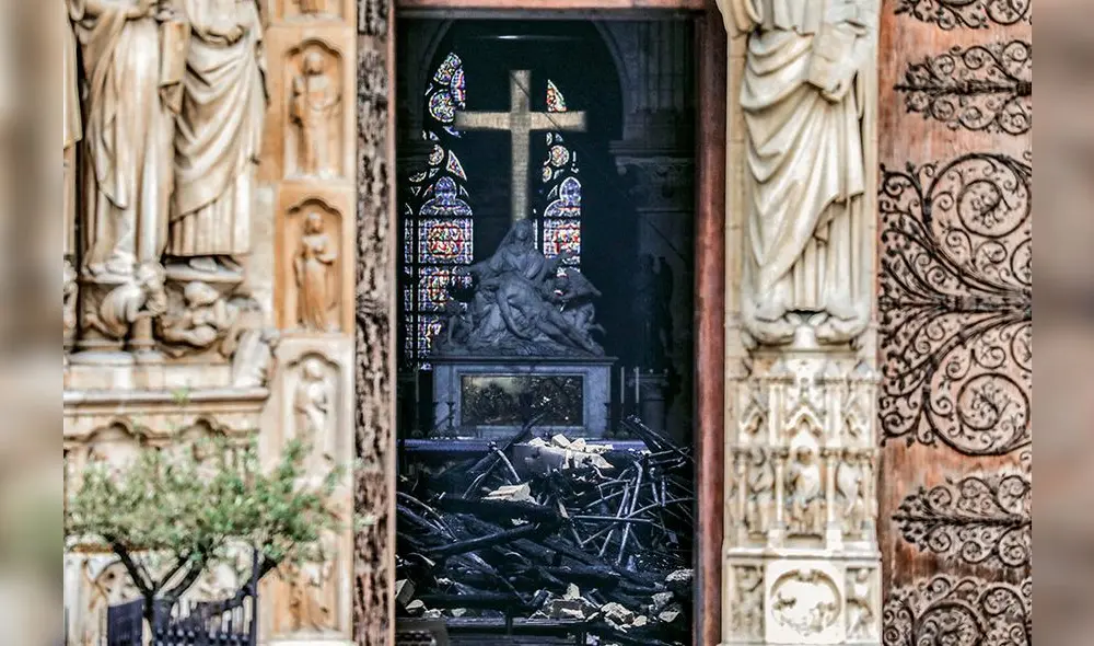 Notre Dame: sigue en pie la catedral de París [FOTOS]
