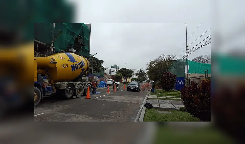 Lince: edificio en construcción impide paso vehicular y peatonal