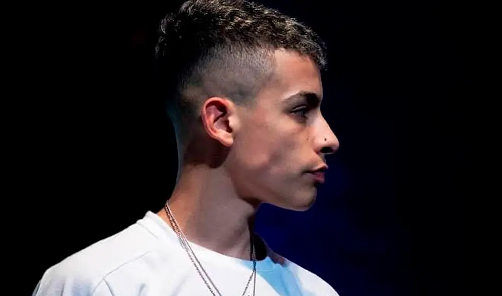 Mateo Palacios Corazzina, más conocido como Trueno, se quedó con la corona de la Red Bull Batalla de los Gallos Argentina 2019 en su debut en este magno, tras vencer en la final a Wolf. Mateo Palacios Corazzina, más conocido como Trueno, se quedó con la corona de la Red Bull Batalla de los Gallos Argentina 2019 en su debut en este magno, tras vencer en la final a Wolf.