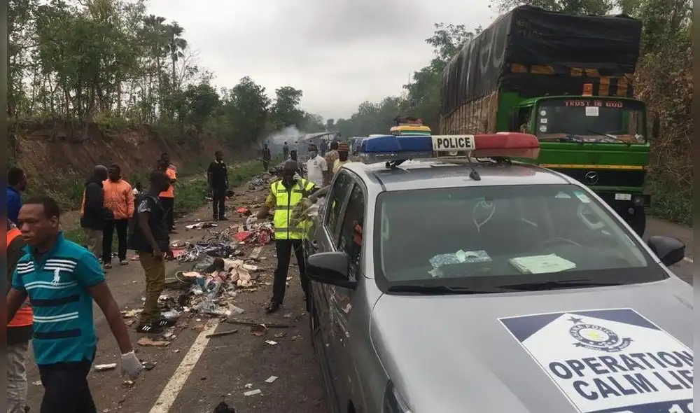 Choque frontal entre dos autobuses deja 65 muertos en Ghana