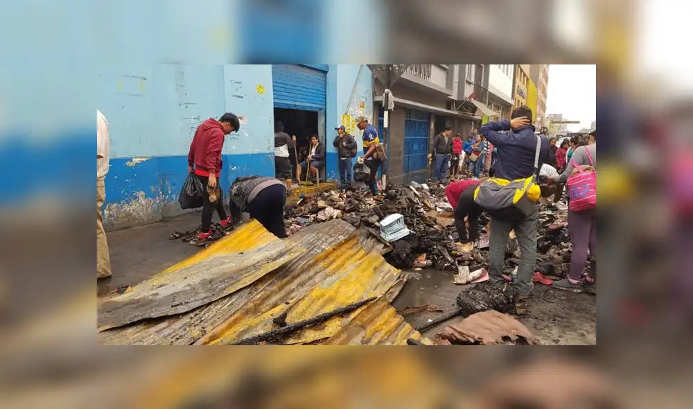 El incendio se habría originado producto de trabajos de soldadura. (Foto: Cristhian Moreno / La República) El incendio se habría originado producto de trabajos de soldadura. (Foto: Cristhian Moreno / La República)