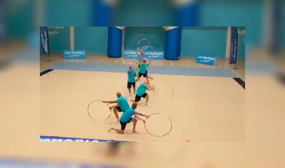 Papás bailaron en honor a sus hijas gimnastas y causaron furor entre el público asistente Papás bailaron en honor a sus hijas gimnastas y causaron furor entre el público asistente