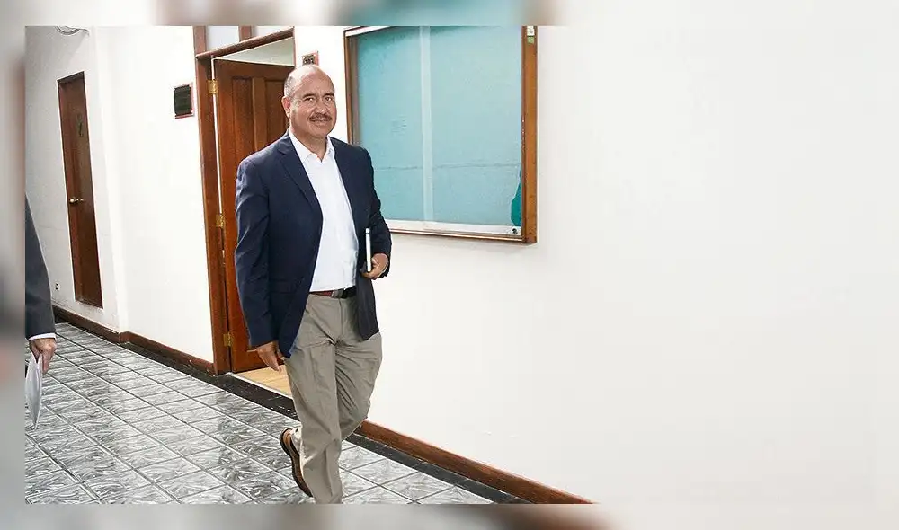 21-01-19 HANSLITT CRUZADO

ARMANDO VILLANUEVA MERCADO CONGRESITA DE ACCION POPULAR.