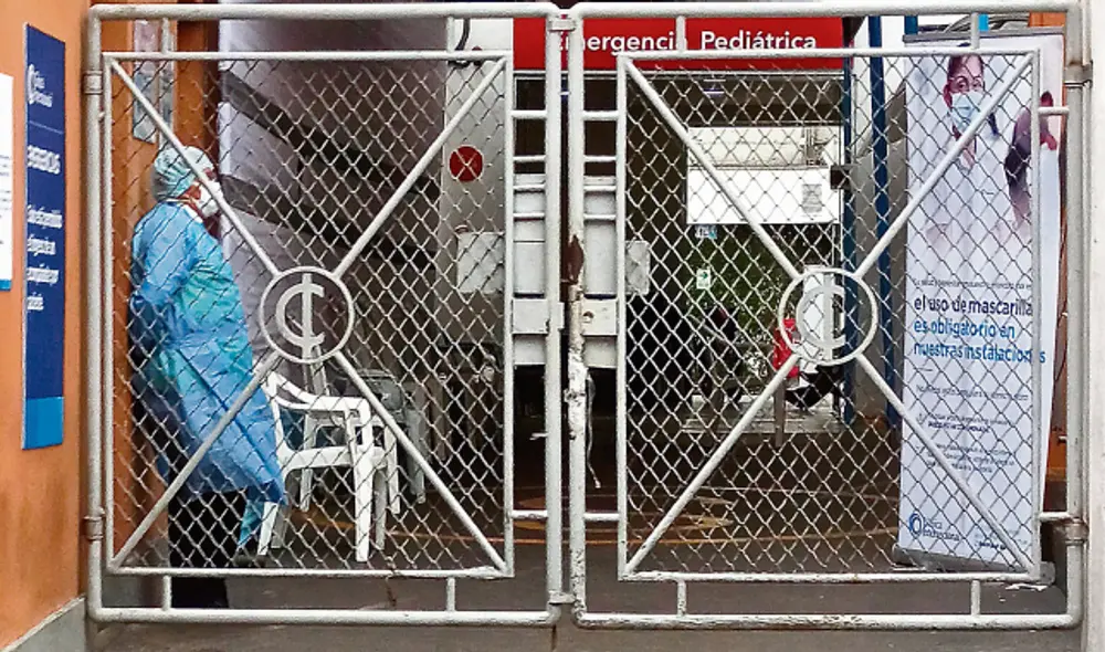 Colapso. Domingo 16, Clínica Internacional ya no recibe ingreso de pacientes en ambulancias. Colapso. Domingo 16, Clínica Internacional ya no recibe ingreso de pacientes en ambulancias.