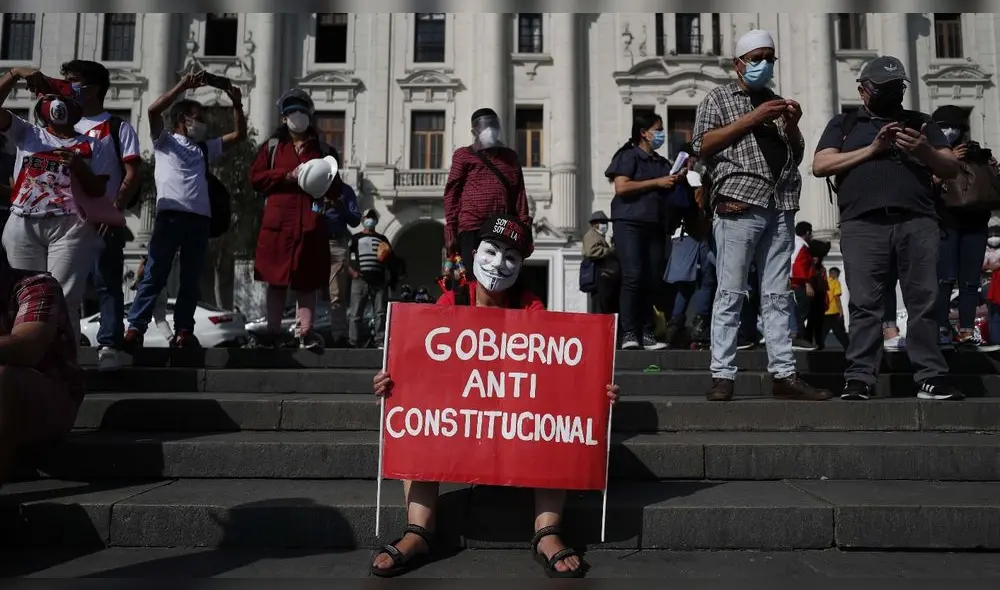 La crisis política se agudizó luego de la muerte de dos jóvenes durante la segunda marcha nacional. Foto: EFE/Paolo Aguilar.