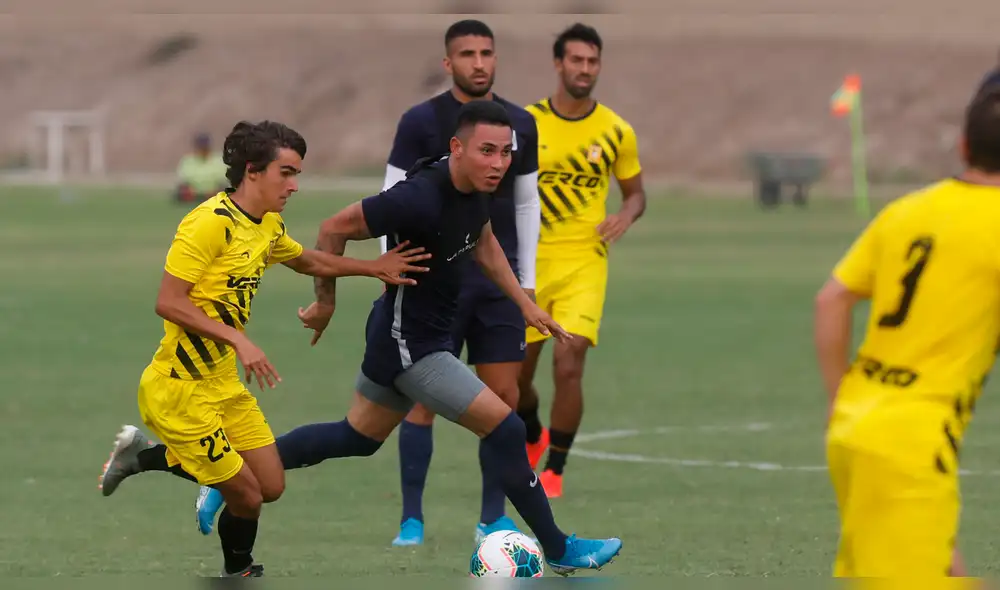 Hinchas de Alianza Lima parodian ampay de Carlos Ascues y Jean Deza [VIDEO]