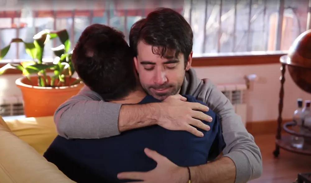 Estudio revela que algunos hombres heteros sienten atracción hacia sus amigos cuando están ebrios. Foto: captura de Youtube/videopátas