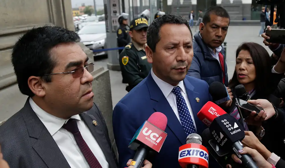 Peruanos por el Kambio analiza formar alianza para las elecciones parlamentarias, según Clemente Flores. Foto: Mauricio Malca. Peruanos por el Kambio analiza formar alianza para las elecciones parlamentarias, según Clemente Flores. Foto: Mauricio Malca.