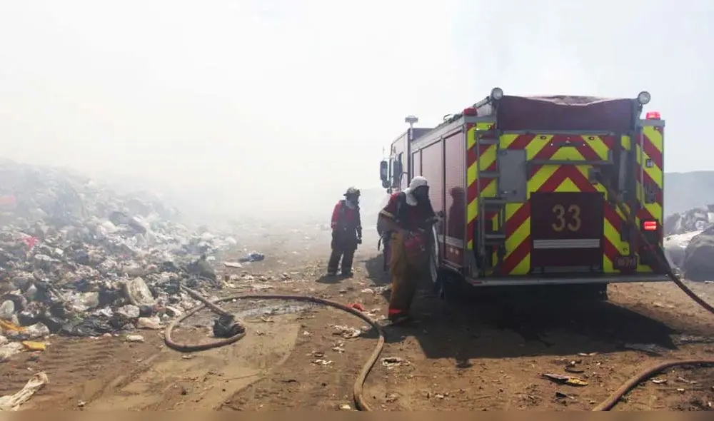 Bomberos lograron controlar el fuego en botadero.