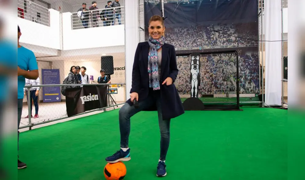 Copa América 2019: robot arquero de Idat reta a conocidas figuras de la televisión Copa América 2019: robot arquero de Idat reta a conocidas figuras de la televisión