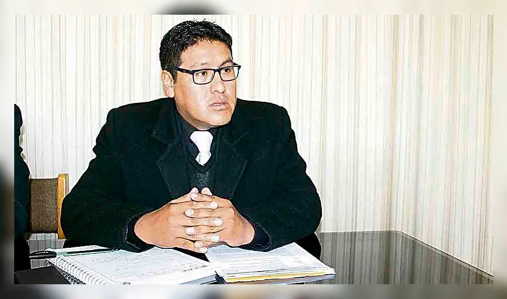 documento. Calcina señaló que diploma lo emitió instituto.