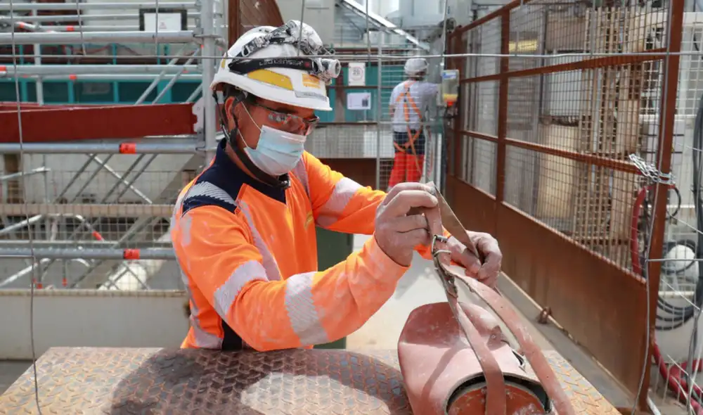 Los albañiles suelen tener trabajos por temporadas en el Perú. Foto: AFP Los albañiles suelen tener trabajos por temporadas en el Perú. Foto: AFP