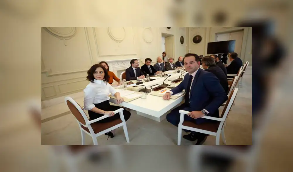 Consejo de Gobierno extraordinario en la Comunidad de Madrid para analizar la situación. EFE. Consejo de Gobierno extraordinario en la Comunidad de Madrid para analizar la situación. EFE.