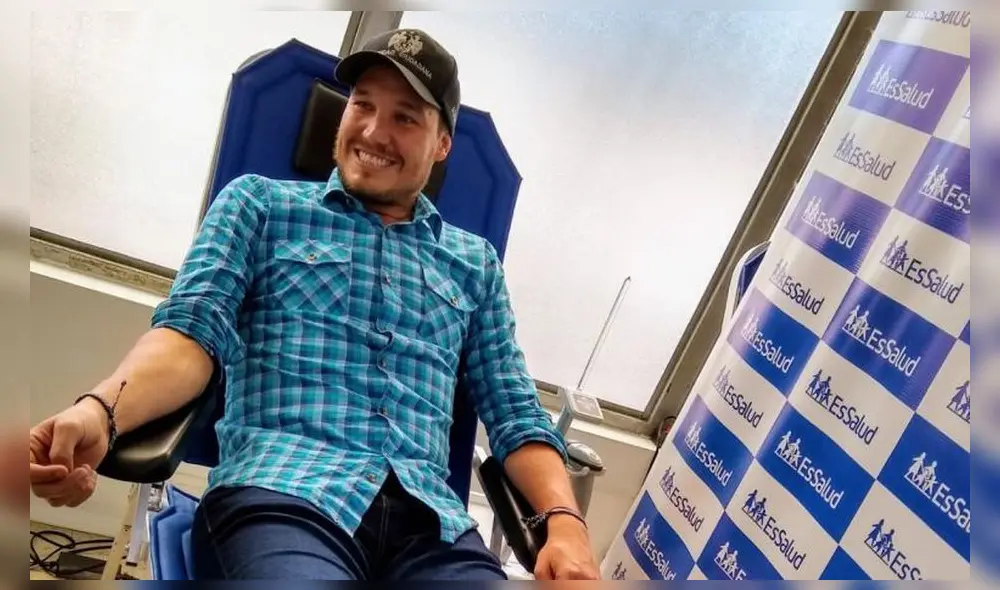 El alcalde de La Victoria George Forsyth colaborando con el #DonaChallenge de EsSalud. El alcalde de La Victoria George Forsyth colaborando con el #DonaChallenge de EsSalud.