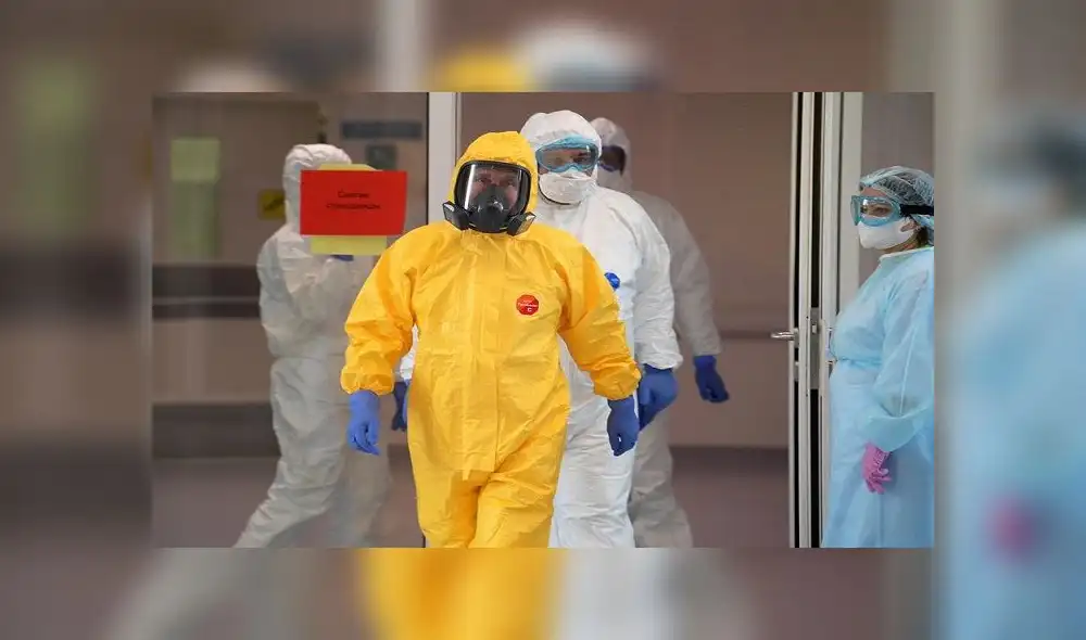 Vladimir Putin estuvo en el hospital de Kommunarka, precisamente se registraron 57 nuevos casos de coronavirus en Rusia. Foto: EFE