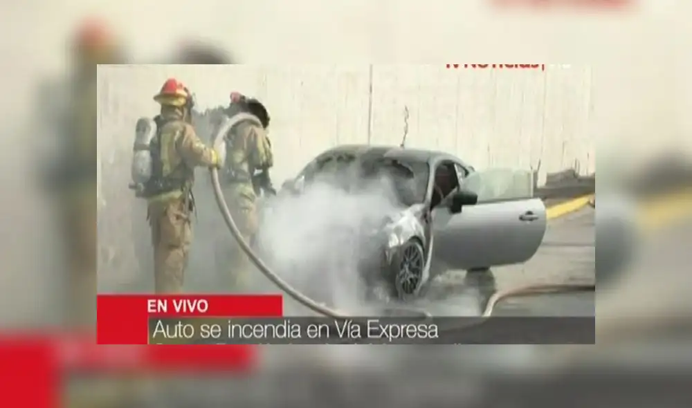 Vía Expresa: Vehículo se incendia cerca a la estación Aramburú del Metropolitano [VIDEO]