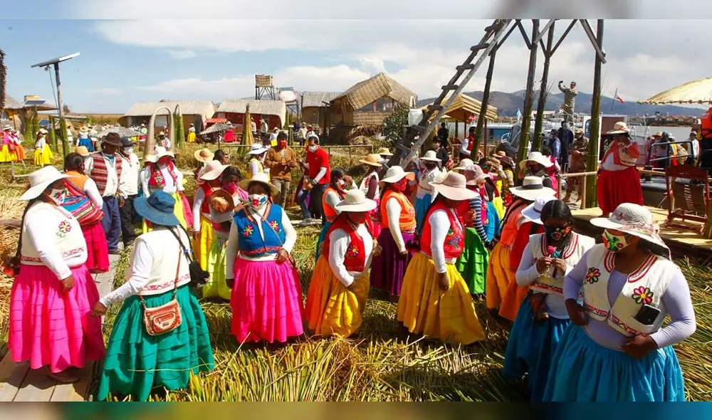 Mujeres Ureñas, en la isla Khantati listas para recibir a visitantes.