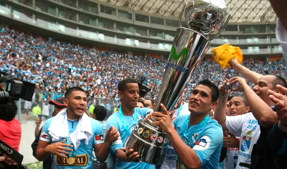 Irven Ávila salió campeón con Sporting Cristal en el 2012. | Foto: Andina