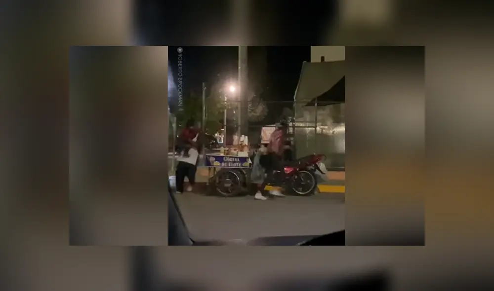 Desliza las imágenes para ver la emotiva escena que protagonizó esta pareja de vendedores ambulantes. Foto: Captura/RecreoViral