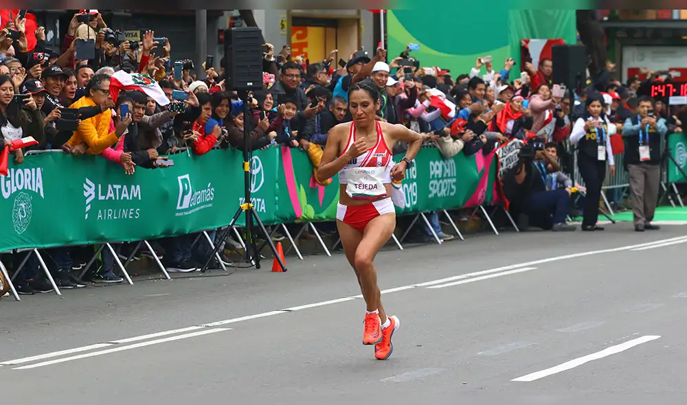 Juegos Panamericanos 2019: Claudio Pizarro felicita a Gladys Tejeda y Cristhian Pacheco por lograr la medalla de oro en maratón.