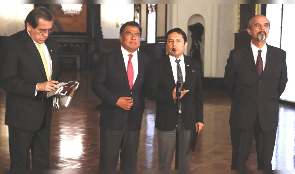 Congresista aprista acusa a Jorge del Castillo de copiar su proyecto de ley