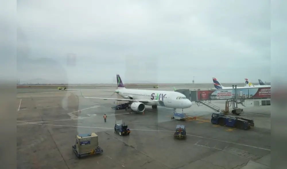 A las 8:14 am aterrizó el primer vuelo comercial proveniente de Chile. Foto: MTC