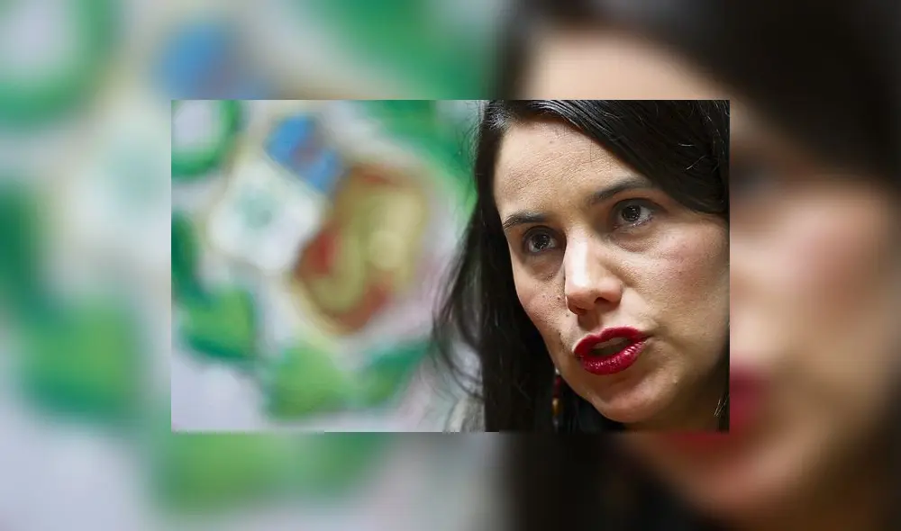 Verónika Mendoza: “Lamentablemente, tenemos que pagarle el sueldo a esa mayoría parlamentaria” Verónika Mendoza: “Lamentablemente, tenemos que pagarle el sueldo a esa mayoría parlamentaria”