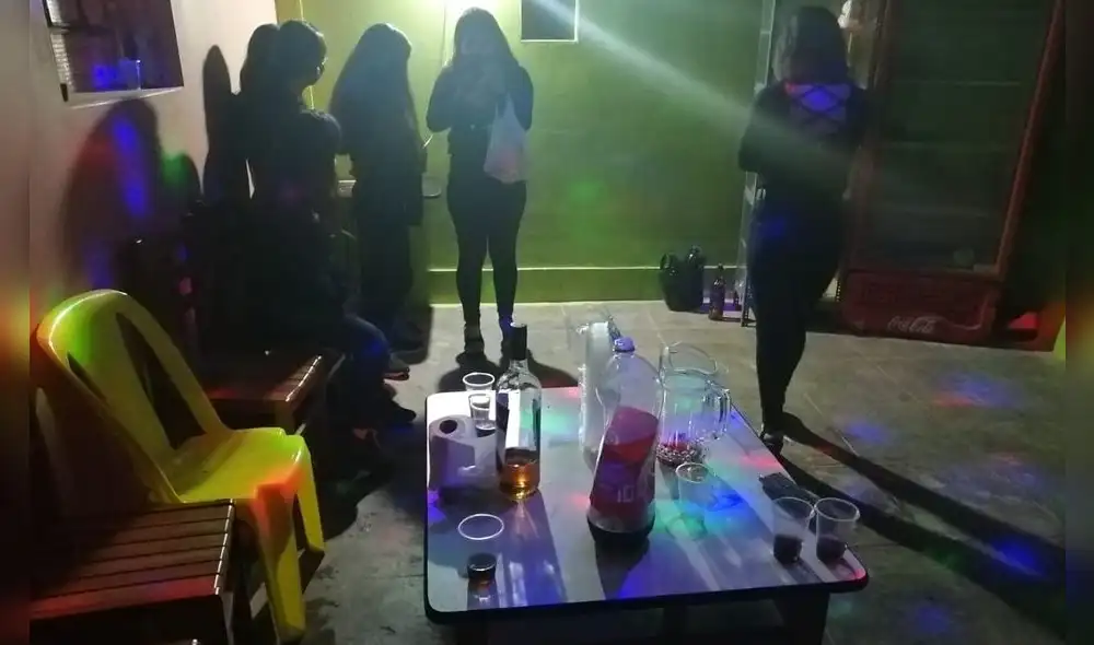 Detenidos fueron sorprendidos consumiendo bebidas alcohólicas. Detenidos fueron sorprendidos consumiendo bebidas alcohólicas.