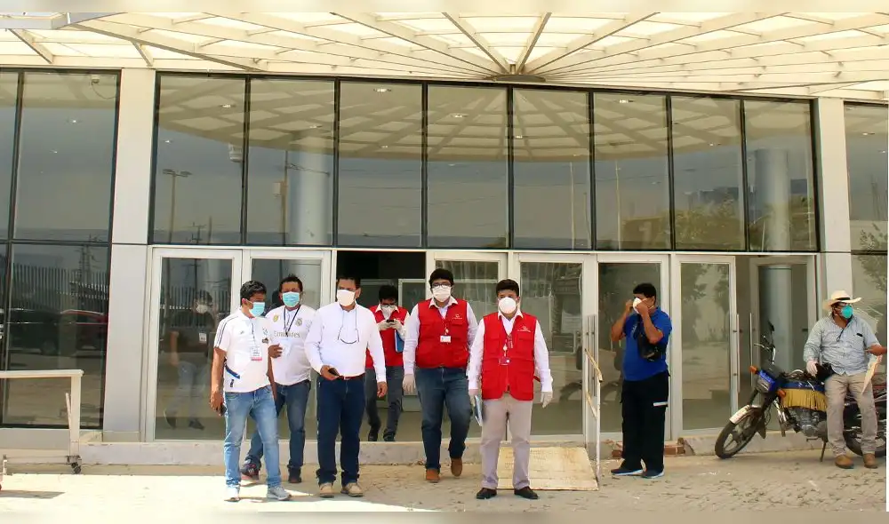 Auditores de la Contraloría en el Hospital JAMO Auditores de la Contraloría en el Hospital JAMO