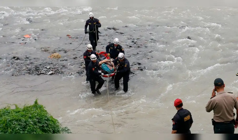 Hallan cadáver maniatado de chofer en río Rímac