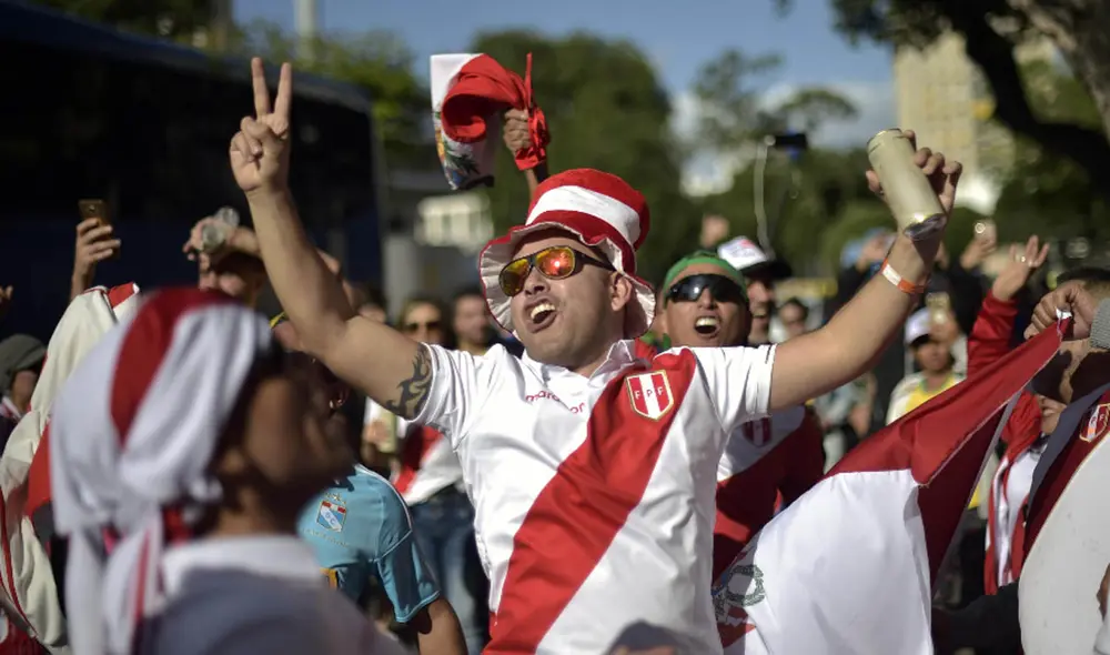 Policía indicó que intervendrá y multará a las personas que incumplan las normas del Gobierno. Foto: AFP Policía indicó que intervendrá y multará a las personas que incumplan las normas del Gobierno. Foto: AFP