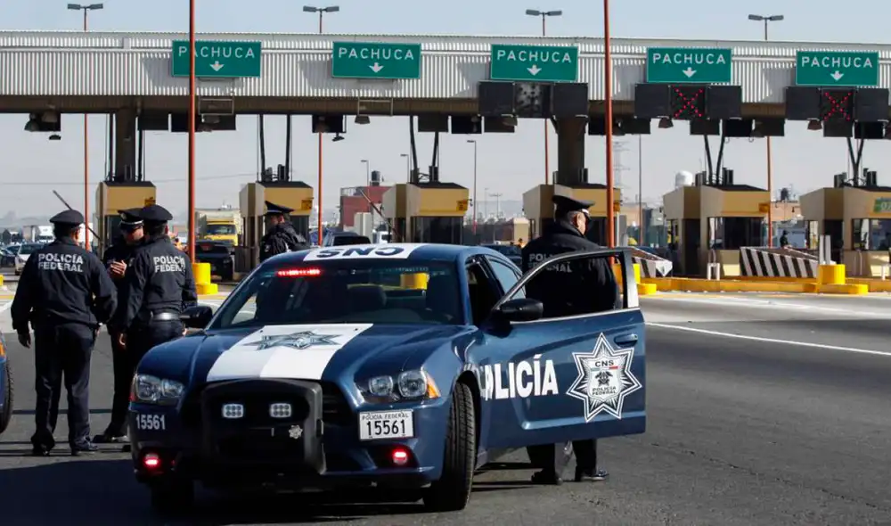 Los delincuentes alcanzaron a dispararle a uno de los pasajeros, una persona de 60 años, que falleció debido de la herida. Foto: Cuartoscuro / Referencial