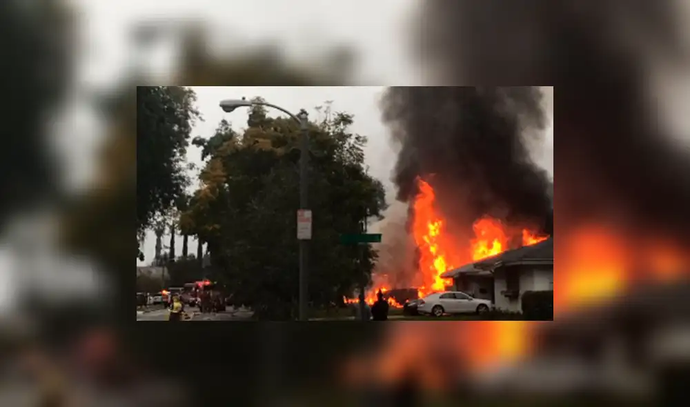 EE.UU.: avioneta se estrella en zona residencial y deja cuatro muertos | VIDEO