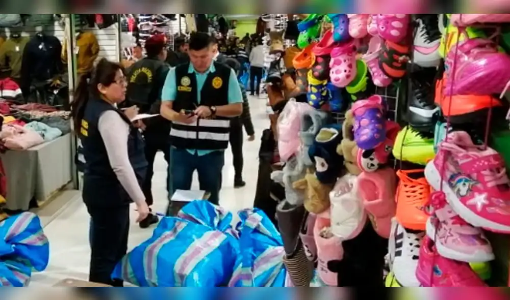 En operativo sorpresa incautan S/ 90 mil en zapatos, carteras y relojes. En operativo sorpresa incautan S/ 90 mil en zapatos, carteras y relojes.