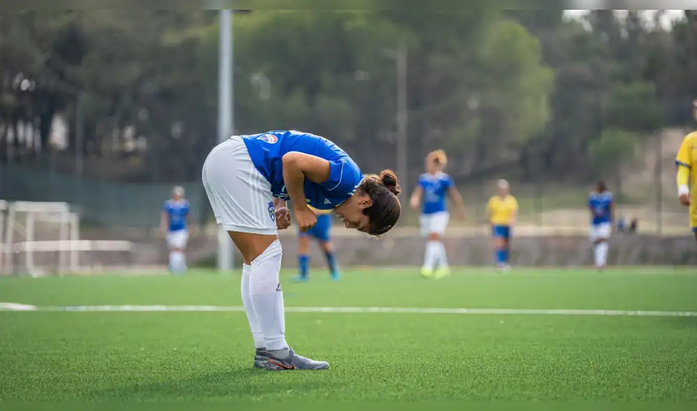 Liliana Neyra logró el Ascenso en el fútbol de Portugal con el Amora FC.