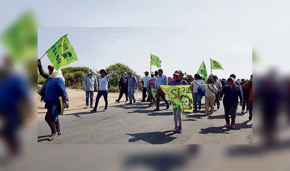 Control policial. Manifestantes intentan avanzar hacia la planta de Petroperú, sin embargo, los efectivos los detienen. Control policial. Manifestantes intentan avanzar hacia la planta de Petroperú, sin embargo, los efectivos los detienen.