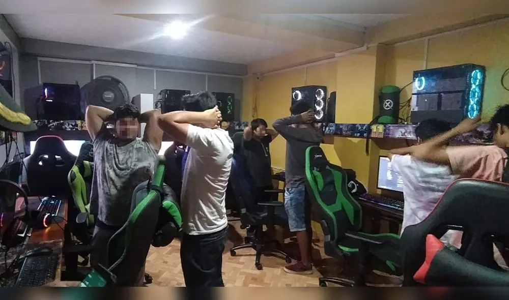 Dueña del local y clientes fueron intervenidos por la Policía.