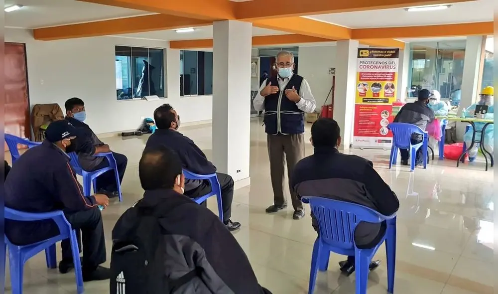 Personal del Ministerio de Salud tomó pruebas rápidas a taxistas y conductores de buses públicos. Créditos: Minsa.